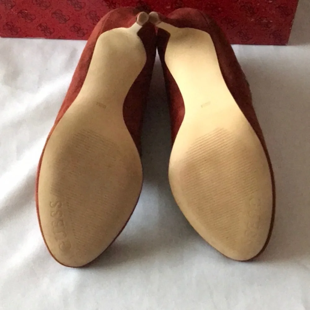 NEW GUESS Saretta Studded Booties SZ 8.5